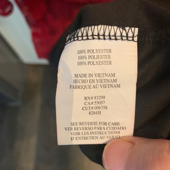 Elegant Red Lace Midi Dress - Picture 4 of 4